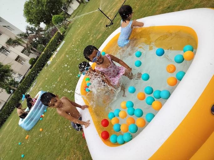 POOL PARTY NURSERY - GRADE K2